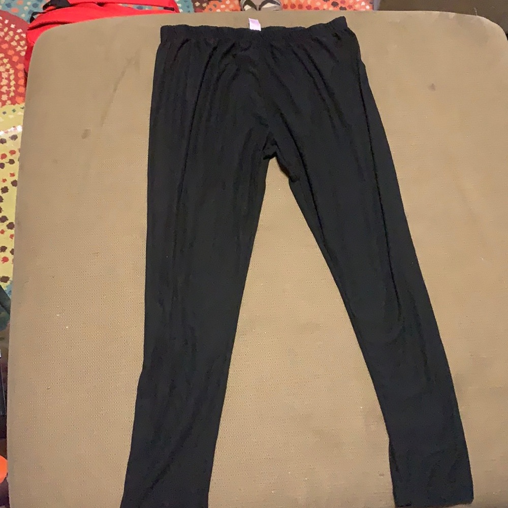 Black leggings